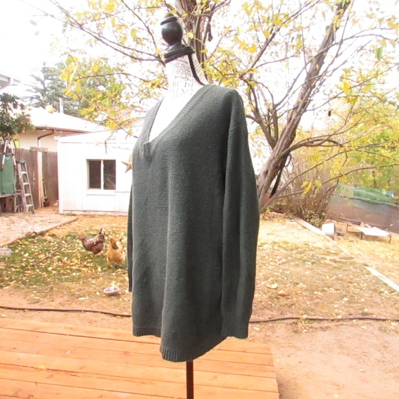 Isabel by Ingrid & Isabel Dark Gray V-Neck Sweater - Picture 3 of 5